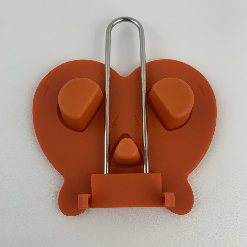 Pampered Chef Pretzel Form #100076 Retired Discontinued Orange